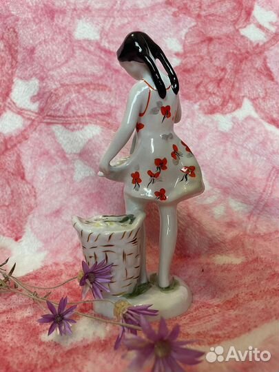 Статуэтка девушка с кукурузой лфз 1960 СССР