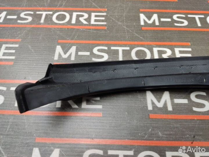 Водосток багажника задний правый Bmw 7-Series