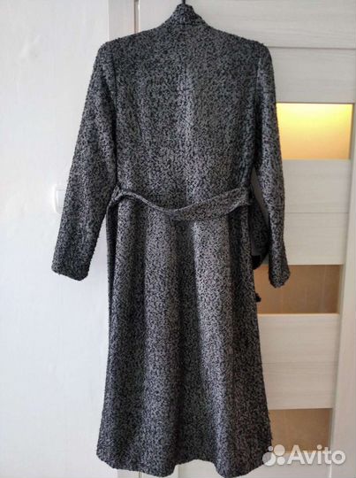 Пальто женское 44