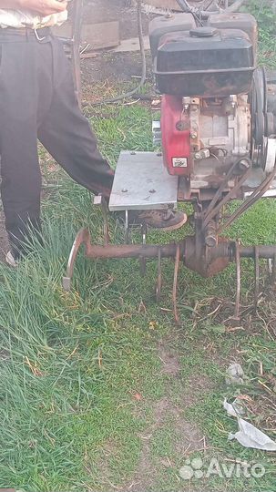 Вспашка земли мотоблоком