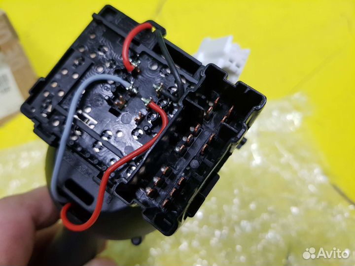 Переключатель подрулевой Renault Duster 255407916R