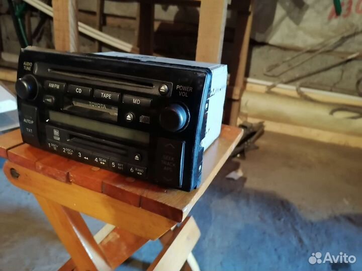 Автомобильный мултимедийный центр