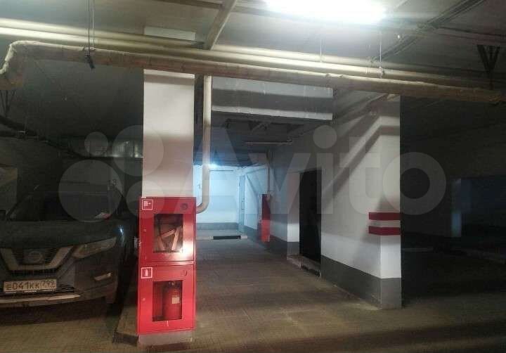 Машиноместо, 30 м²