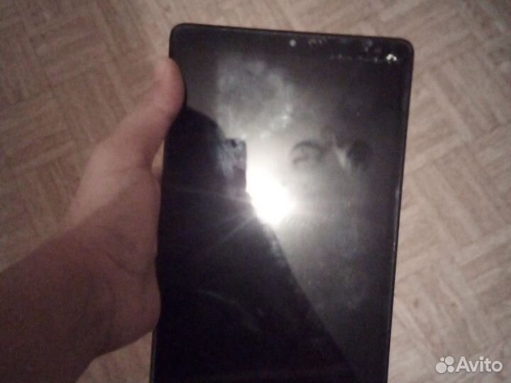 Продам планшет lenovo tab m 8 на запчасти