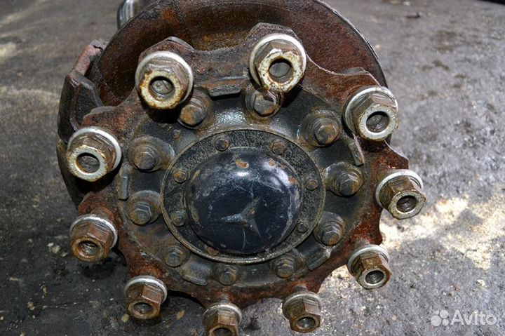 Ступица, дисковые тормоза, передний мост, левая me