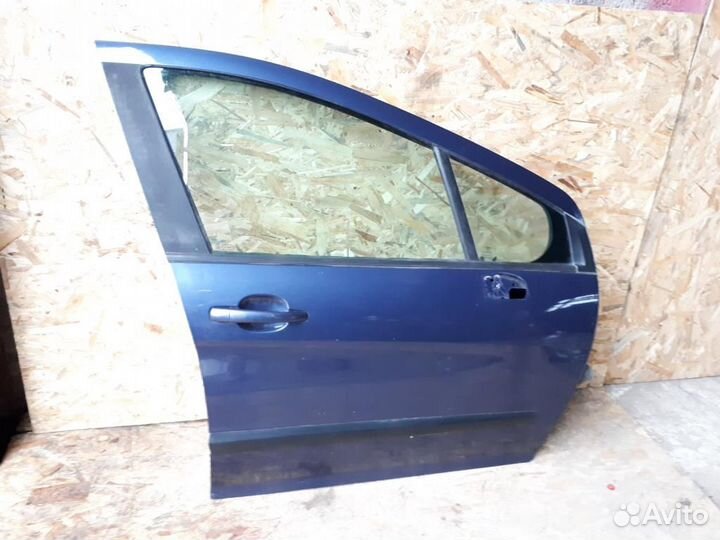 Дверь передняя правая Peugeot 308 2007