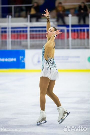 Тренер по фигурному катанию