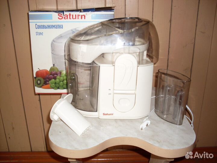 Универсальная соковыжималка “saturn 1042”. Чехия