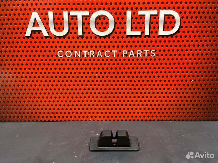 Накладка замка багажника Land Rover Range Rover