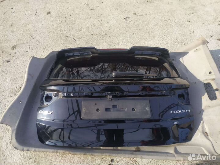 Крышка багажника Geely Coolray SX11 дефект