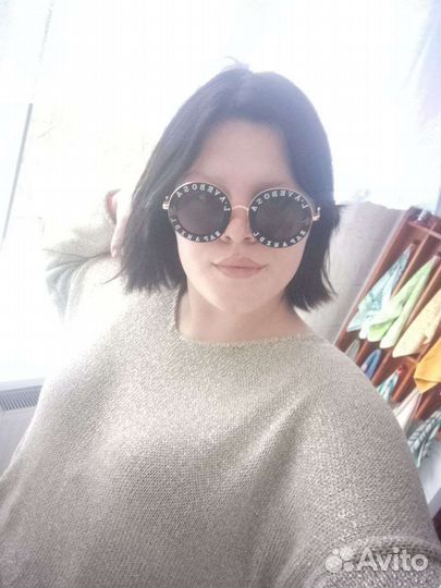 Официантка 17лет