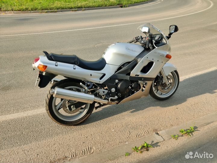 Kawasaki ZZR 400 2005 год