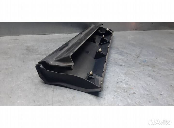 Накладка задней правой двери Toyota RAV 4