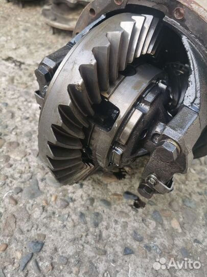 Редуктор дифференциал y60 y61