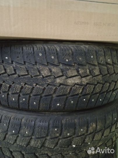 Kumho Power Grip KC11 215/60 R17C