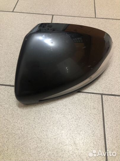 Накладка левого зеркала W222