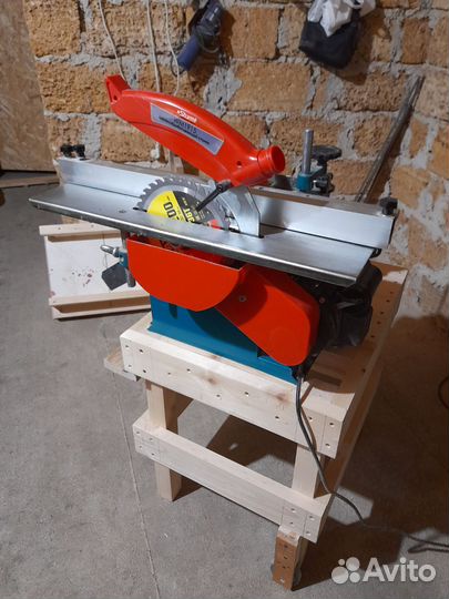 Деревообрабатывающий станок