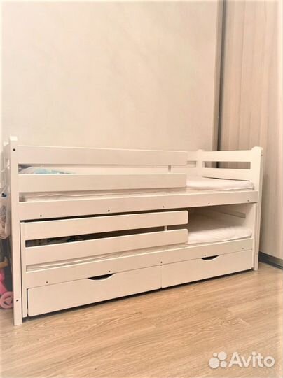 Детская двухъярусная выдвижная кровать