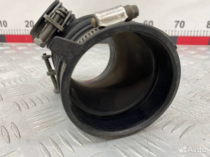 Б/У трубка воздухозаборника (патрубок, шланг)