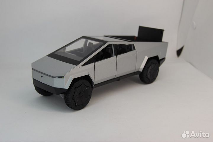 Металлическая машинка Tesla CyberTruck