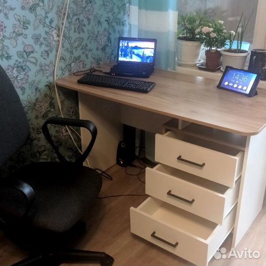 Стол компьютерный новый Лайт 1200