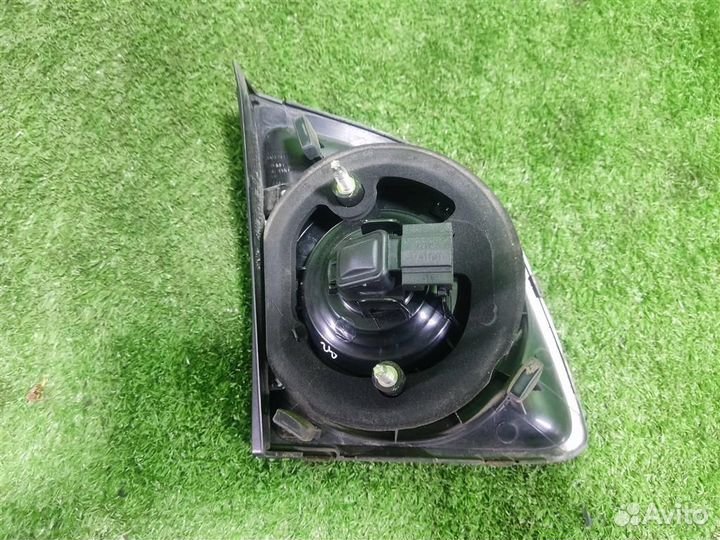 Фонарь задний внутренний правый volkswagen Golf P