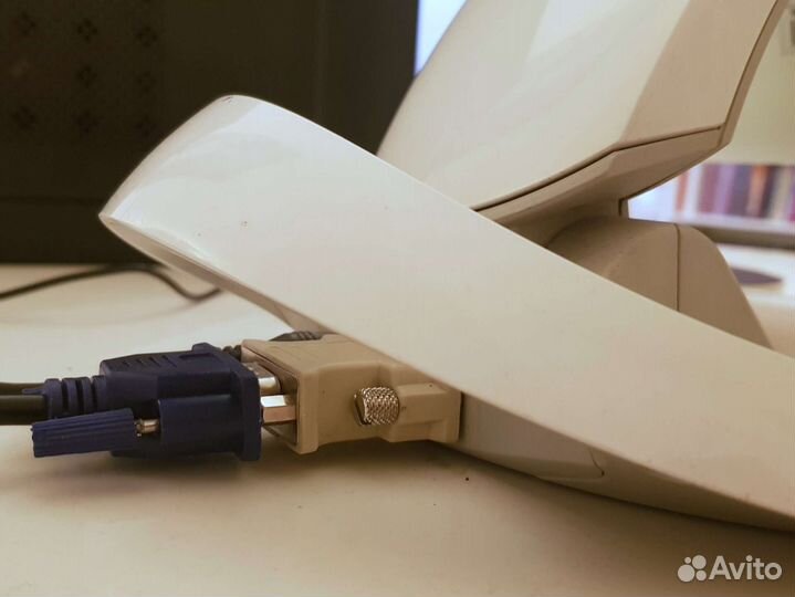 Монитор Samsung Syncmaster 960 BF белый