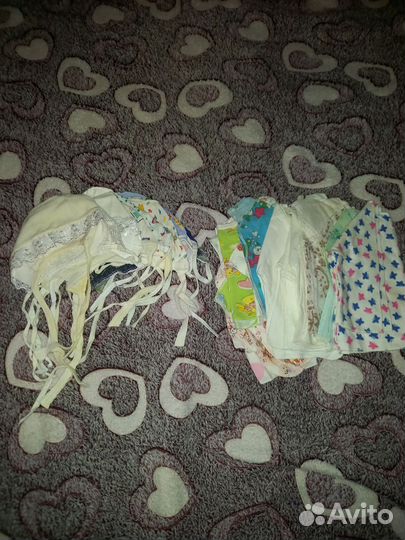 Комплект на выписку из роддома, чепчики и распашон