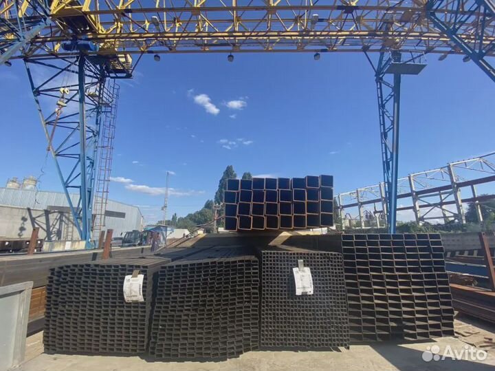 Труба металлическая квадратная