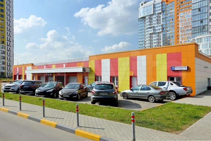 Машиноместо, > 30 м²