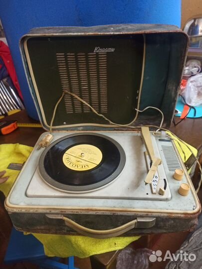Патефон/ граммофон