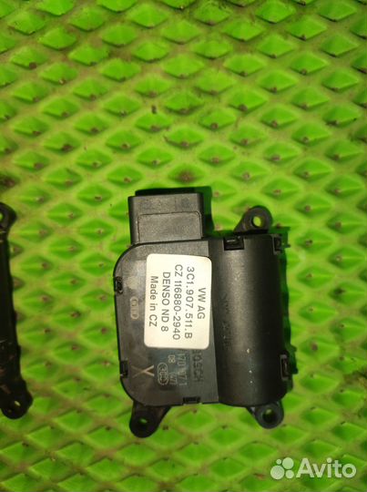 Моторчик заслонки отопителя Volkswagen Passat (B6)