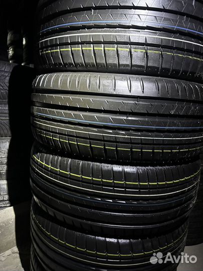 Michelin Pilot Sport 4 235/45 R18 98Y