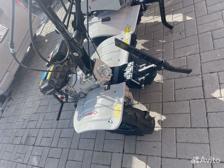 Мотоблок бензиномоторный мб-100/7