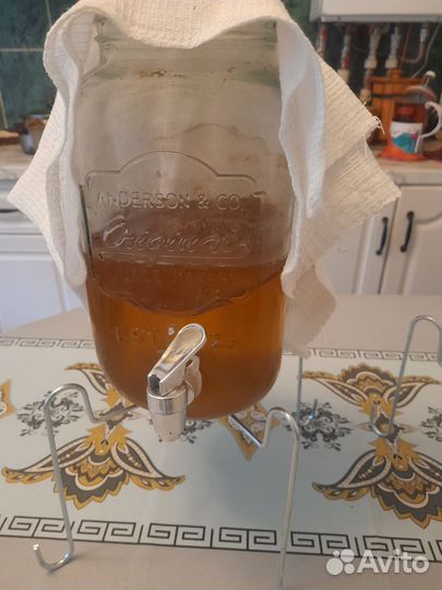 Подставка для банки с краном, цветов