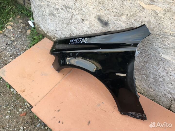 Крыло переднее левое Lexus LS 460