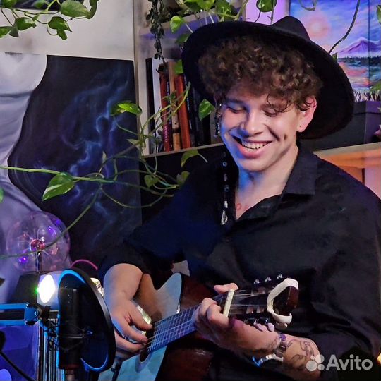 Певец на праздник