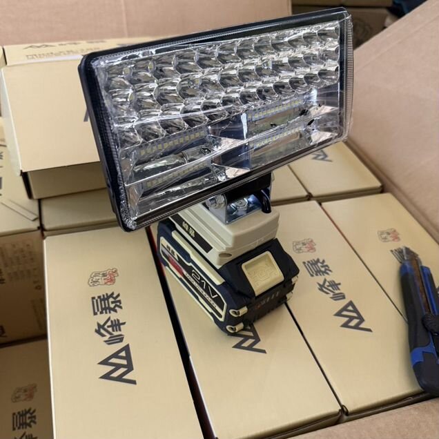 Фонарь светильник аккумуляторный Feng Bao с USB