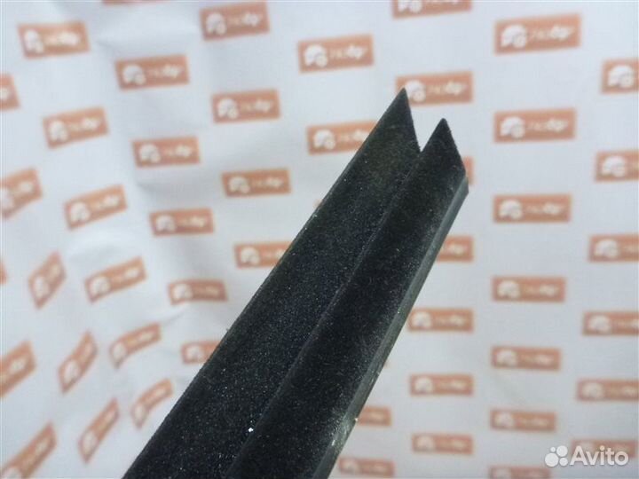 Уплотнитель стекла двери бархотка задний левый