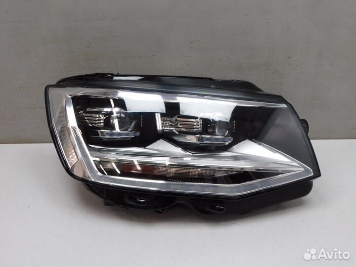 Фара правая Volkswagen California/Caravelle/Multiv