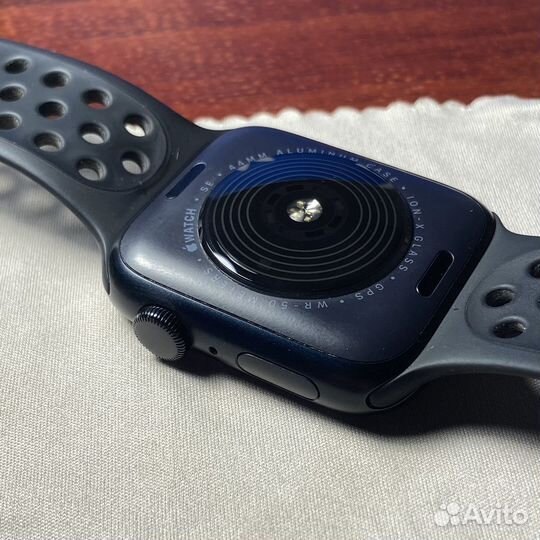 Часы Apple Watch SE 44 (2-го поколения) оригинал