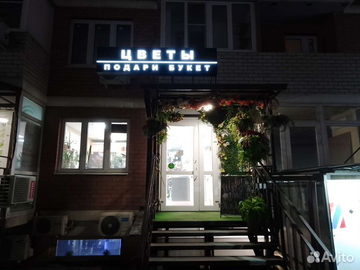 Монтаж наружной рекламы, бригада монтажников