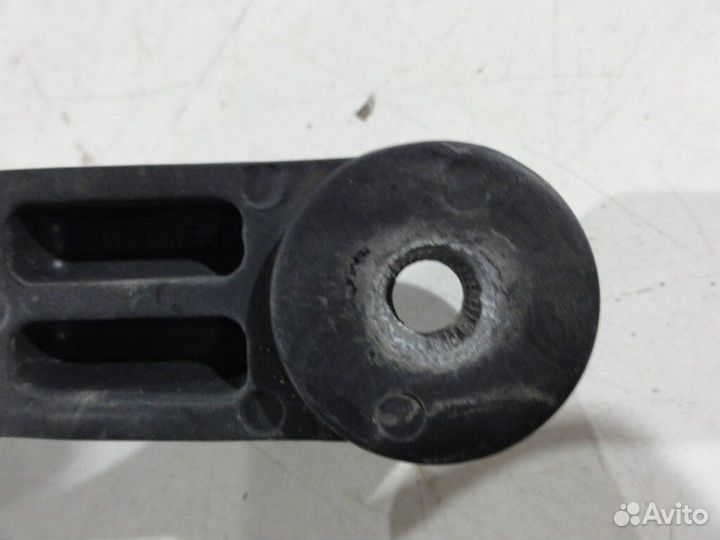 Поводок стеклоочистителя передний левый Land Rover