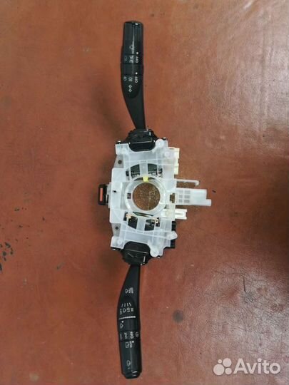 Переключатель под-рулевой на субару outback, legac