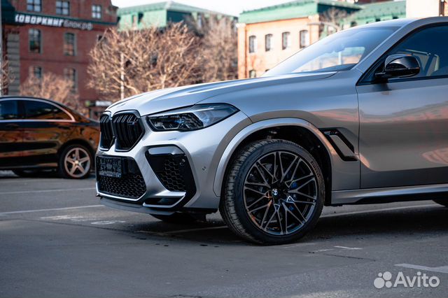 Аренда премиум авто BMW X6 M