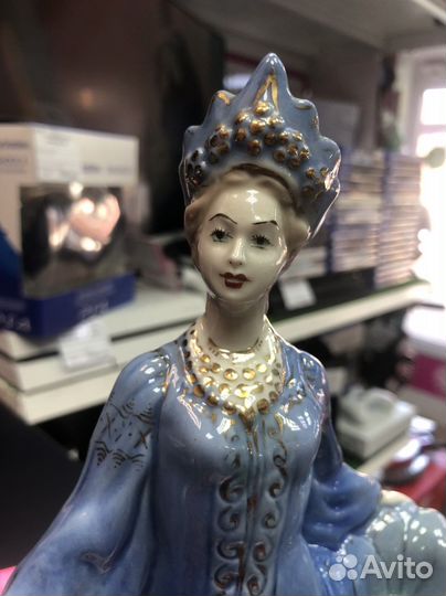 Статуэтка Фарфоровая «хозяйка медной горы»