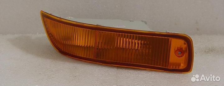 ПОВТОРИТЕЛЬ В бампер toyota corona T19 94-95 RH (а