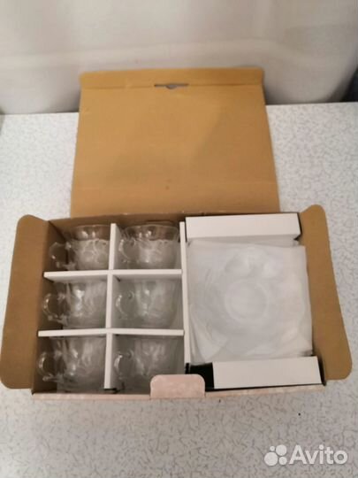 Набор чашек с блюдцами