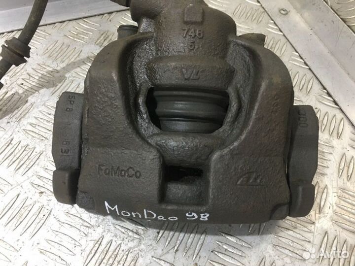 Суппорт передний правый Ford Mondeo BD aowb 2012