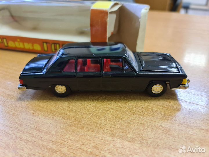 Модель СССР 1:43. Чайка Газ 14